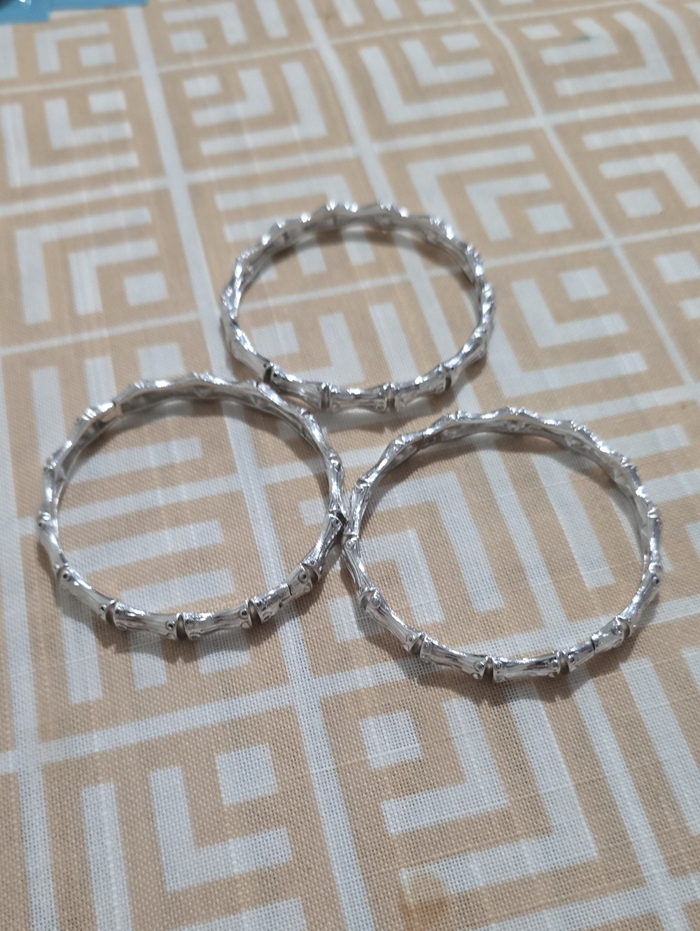 Silver Textured Bamboo-Style Womenโs Bangle Bracelet